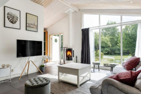 Five-Bedroom holiday home by the river of lagan